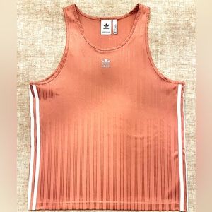 Adidas men’s medium tank top peach salmon.